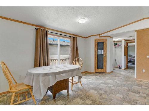 8818 89 Avenue, Grande Prairie, AB - Indoor Photo Showing Dining Room