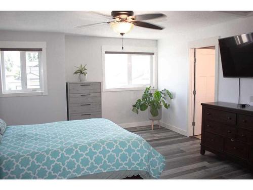 6906 115A Street, Grande Prairie, AB - Indoor Photo Showing Bedroom