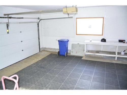 4429 54 Street, Grimshaw, AB - Indoor Photo Showing Garage