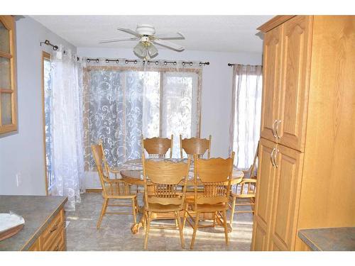 4429 54 Street, Grimshaw, AB - Indoor Photo Showing Dining Room