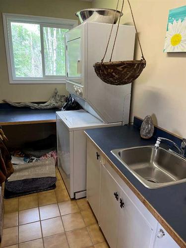 6800 100 Avenue, Peace River, AB - Indoor Photo Showing Laundry Room