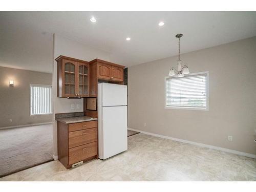 10500 109 Street, Fairview, AB - Indoor Photo Showing Kitchen