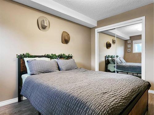 104-11114 Hoppe Avenue, Grande Cache, AB - Indoor Photo Showing Bedroom