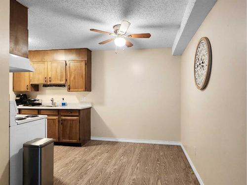 104-11114 Hoppe Avenue, Grande Cache, AB - Indoor Photo Showing Kitchen