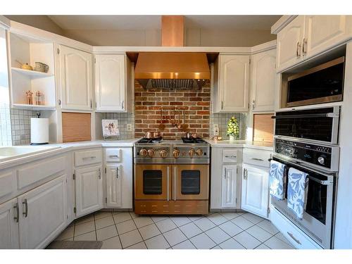 6101 96A Street, Grande Prairie, AB - Indoor Photo Showing Kitchen