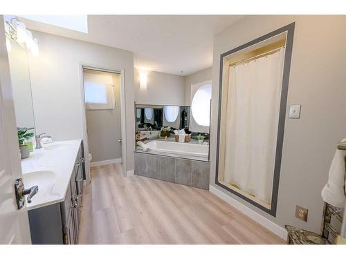 6101 96A Street, Grande Prairie, AB - Indoor Photo Showing Bathroom