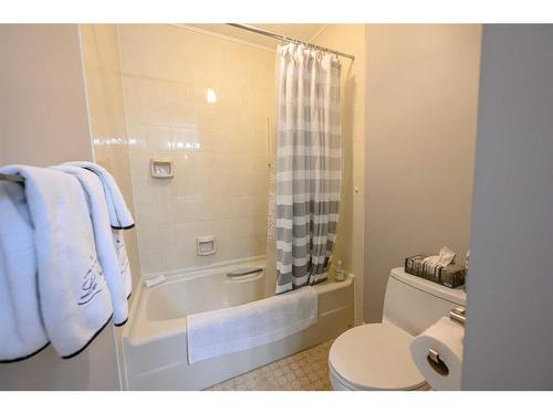 6101 96A Street, Grande Prairie, AB - Indoor Photo Showing Bathroom