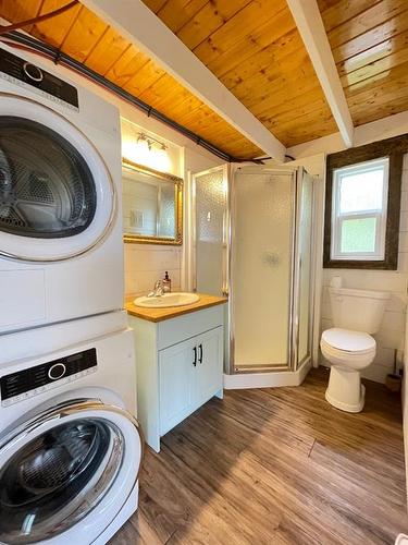 16-160 Peace River Avenue, Joussard, AB - Indoor Photo Showing Laundry Room