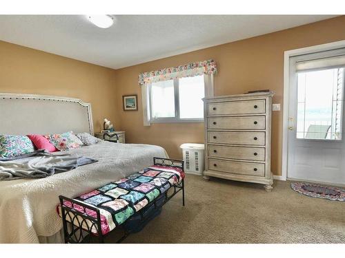 231045 Highway 684, Rural Peace No. 135, M.D. Of, AB - Indoor Photo Showing Bedroom