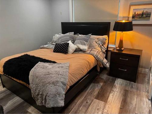 13201 92 Street, Peace River, AB - Indoor Photo Showing Bedroom