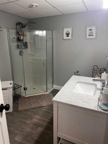 13201 92 Street, Peace River, AB - Indoor Photo Showing Bathroom