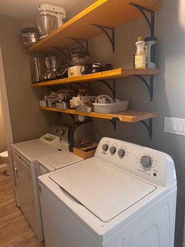 13201 92 Street, Peace River, AB - Indoor Photo Showing Laundry Room