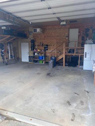 13201 92 Street, Peace River, AB - Indoor Photo Showing Garage