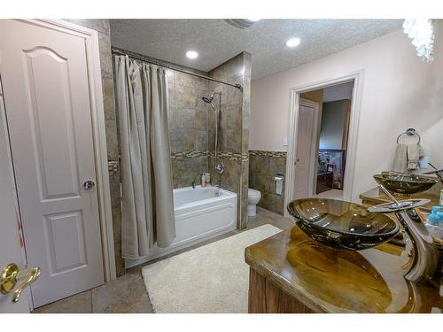 710049 71 Range, Rural Grande Prairie No. 1, County Of, AB - Indoor Photo Showing Bathroom