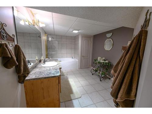 710049 71 Range, Rural Grande Prairie No. 1, County Of, AB - Indoor Photo Showing Bathroom