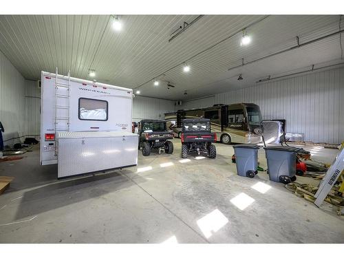 710049 71 Range, Rural Grande Prairie No. 1, County Of, AB - Indoor Photo Showing Garage