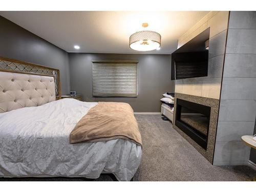 710049 71 Range, Rural Grande Prairie No. 1, County Of, AB - Indoor Photo Showing Bedroom