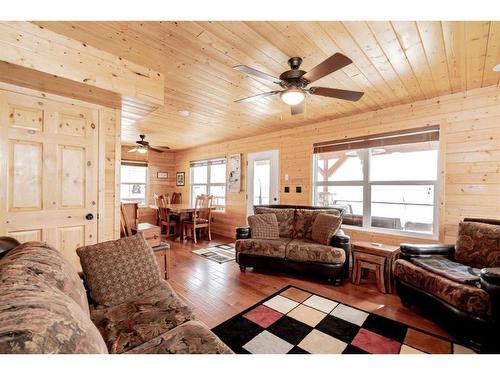 53 Boyd Lakeshore, Rural Greenview No. 16, M.D. Of, AB - Indoor Photo Showing Living Room