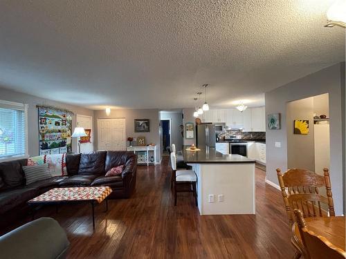 5009 45Th Street, High Prairie, AB - Indoor Photo Showing Living Room