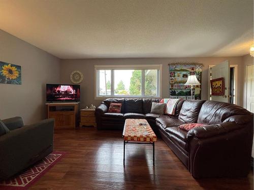 5009 45Th Street, High Prairie, AB - Indoor Photo Showing Living Room