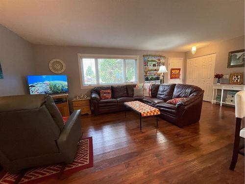 5009 45Th Street, High Prairie, AB - Indoor Photo Showing Living Room