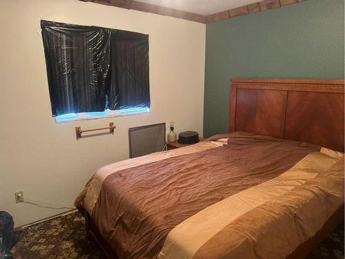 225072 Township Road 832, Rural Peace No. 135, M.D. Of, AB - Indoor Photo Showing Bedroom