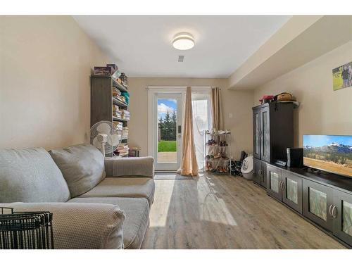 11421 107 Avenue, Fairview, AB - Indoor Photo Showing Living Room