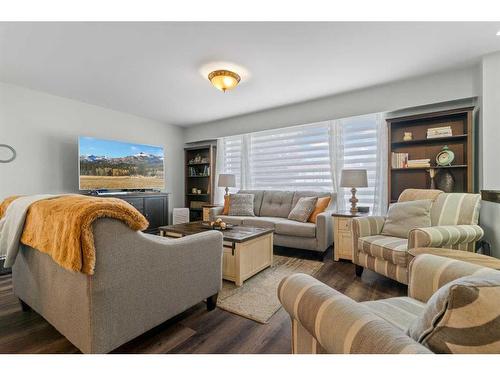 11421 107 Avenue, Fairview, AB - Indoor Photo Showing Living Room