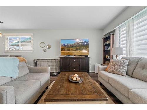 11421 107 Avenue, Fairview, AB - Indoor Photo Showing Living Room