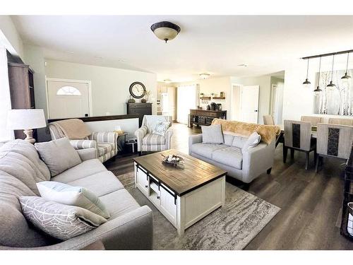 11421 107 Avenue, Fairview, AB - Indoor Photo Showing Living Room