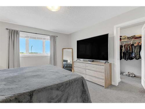 8565 72 Avenue, Grande Prairie, AB - Indoor Photo Showing Bedroom