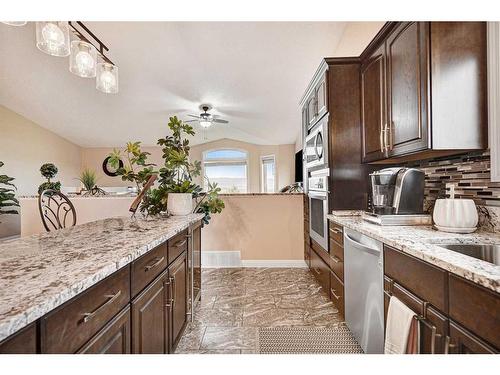 2-100011 Twp 722 Road, Rural Grande Prairie No. 1, County Of, AB - Indoor Photo Showing Kitchen