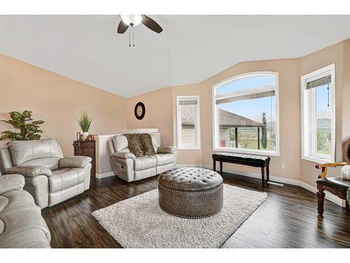 2-100011 Twp 722 Road, Rural Grande Prairie No. 1, County Of, AB - Indoor Photo Showing Living Room