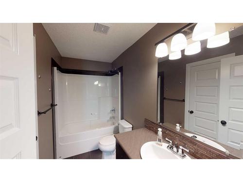 9302 100 Avenue, Grande Prairie, AB - Indoor Photo Showing Bathroom