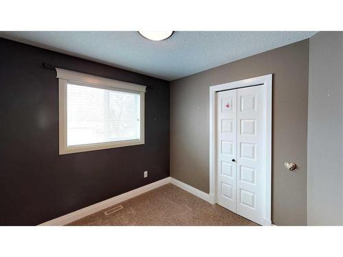 9302 100 Avenue, Grande Prairie, AB - Indoor Photo Showing Other Room