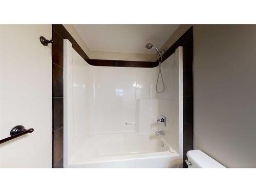 9302 100 Avenue, Grande Prairie, AB - Indoor Photo Showing Bathroom