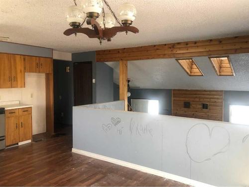 10507 105 Street, High Level, AB - Indoor Photo Showing Kitchen