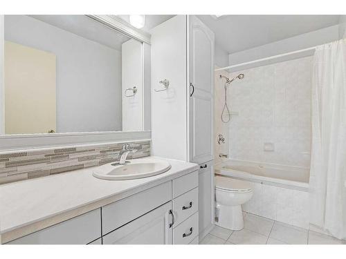 10319 104Ave, Grande Cache, AB - Indoor Photo Showing Bathroom