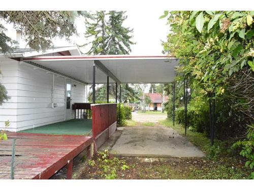 5018 49 Avenue, Berwyn, AB - Outdoor With Exterior