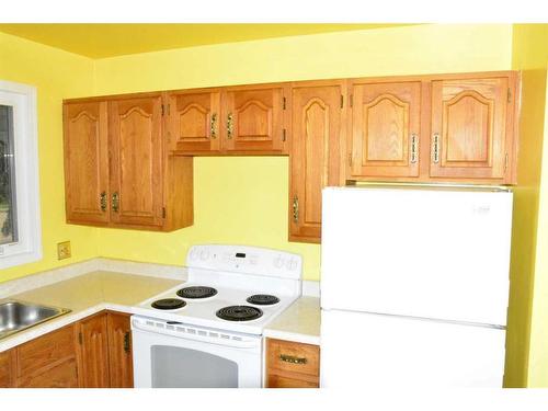 5018 49 Avenue, Berwyn, AB - Indoor Photo Showing Kitchen