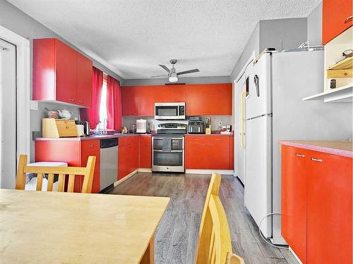 11083 Swann Drive, Grande Cache, AB - Indoor Photo Showing Kitchen