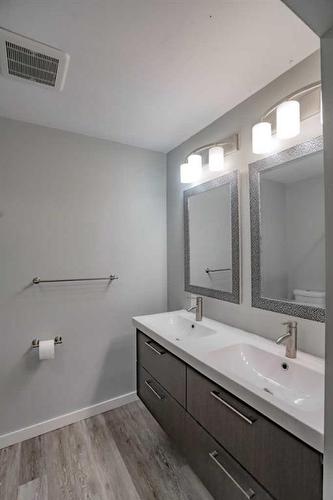 4801 49 Ave, Grimshaw, AB - Indoor Photo Showing Bathroom