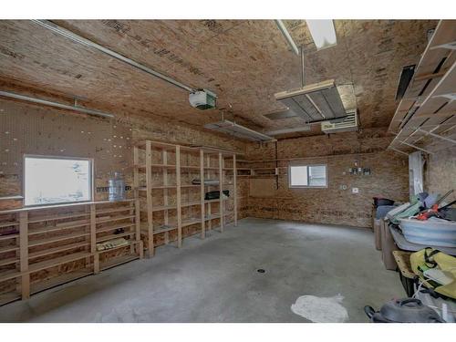 4801 49 Ave, Grimshaw, AB - Indoor Photo Showing Garage