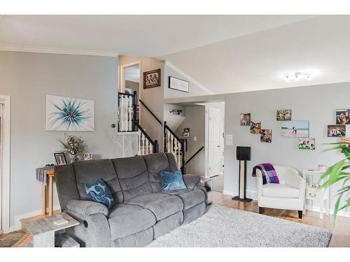 10142 115 Avenue, Grande Prairie, AB - Indoor Photo Showing Living Room