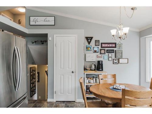 10142 115 Avenue, Grande Prairie, AB - Indoor Photo Showing Dining Room