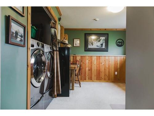 10142 115 Avenue, Grande Prairie, AB - Indoor Photo Showing Laundry Room