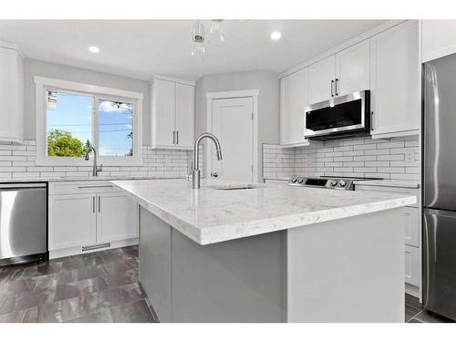 8805 102 Street, Grande Prairie, AB - Indoor Photo Showing Kitchen With Upgraded Kitchen