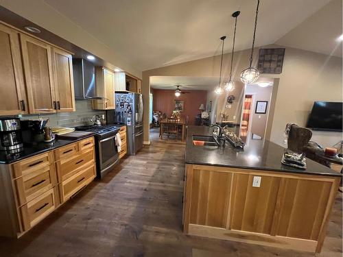 104548 Rge Rd 161, Rural Mackenzie County, AB - Indoor Photo Showing Kitchen