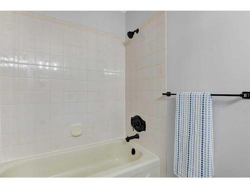 8214 Mission Heights Drive, Grande Prairie, AB - Indoor Photo Showing Bathroom