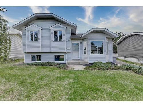 8214 Mission Heights Drive, Grande Prairie, AB - Outdoor